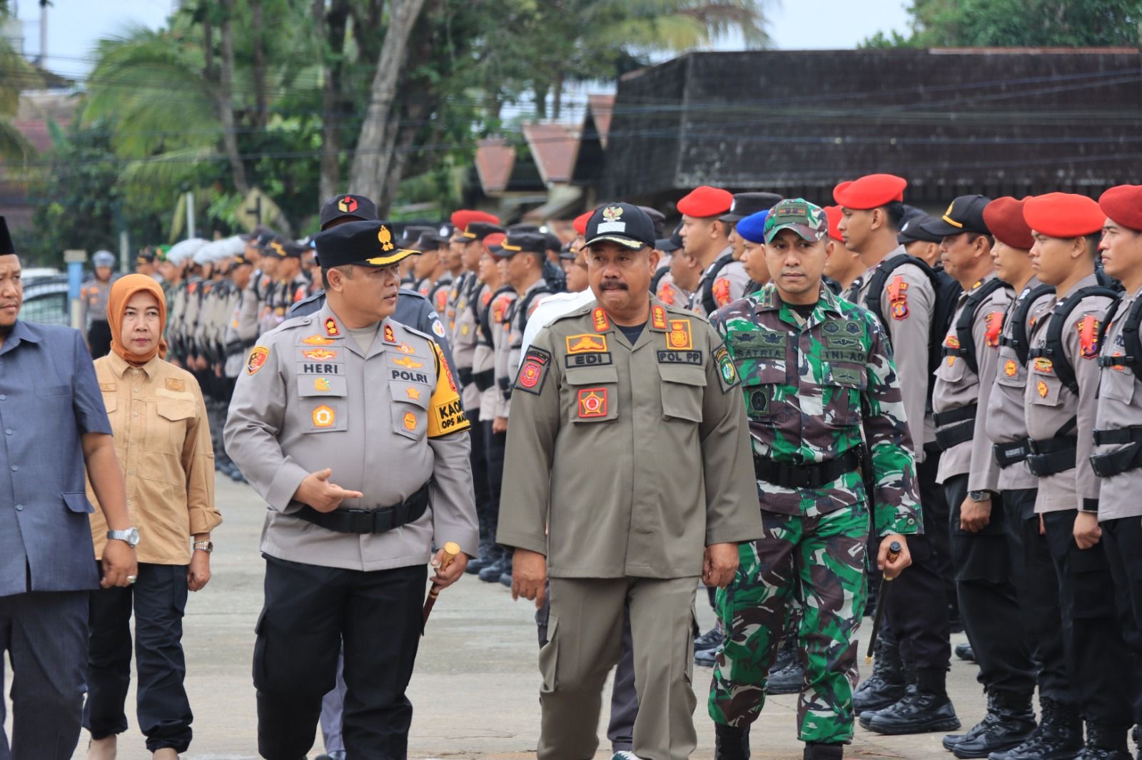 327f65ac-0179-4542-83d2-d93d6ae136a1